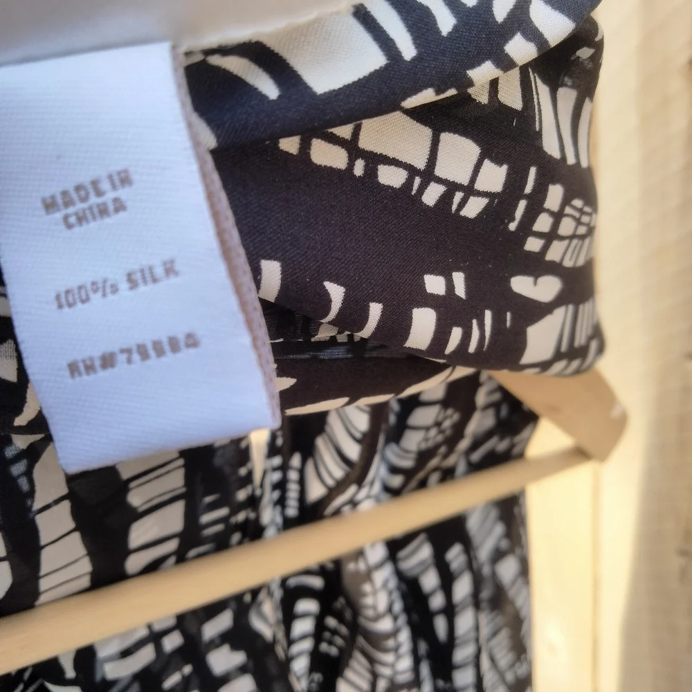 Chico's Black and White Patterned Lightweight Oblong Silk Scarf 10.5